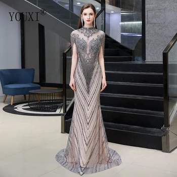 Luxusné Večerné Šaty morskej panny 2020 Nádherný O-Krku Korálkové Kamienkami Crystal Formálne Šaty s Lištovanie Strapec Župan de Soiree Dlhé